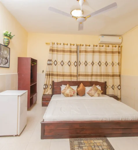 Max Room in LikeHome Hotel in Accra on Spintex Home 008